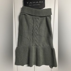 Tahari winter dog dress. Has never been used.